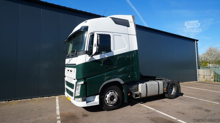 Estándar-SZM Volvo FH 420 tractor unit