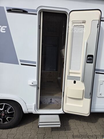 Yarı entegre karavan Pilote P696U