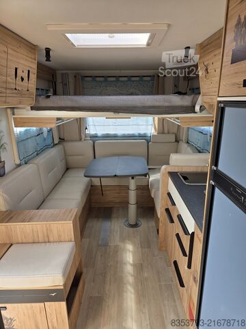 Yarı entegre karavan Pilote P696U