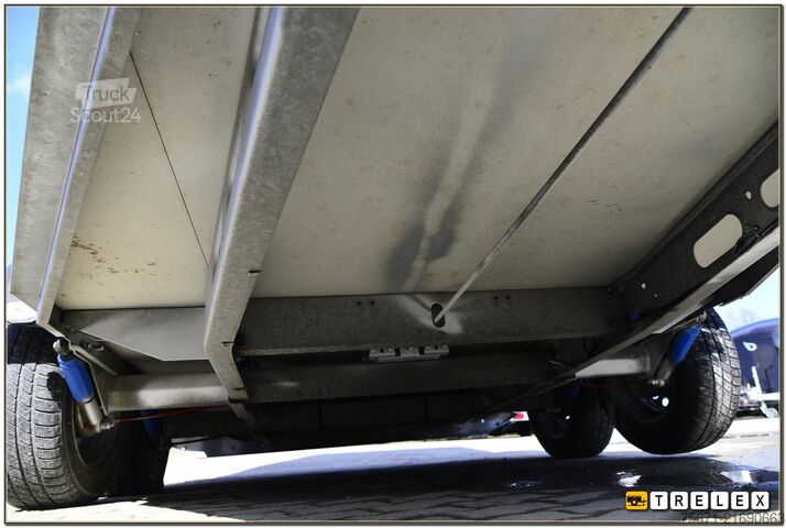 At taşıma römorku Humbaur Xanthos 2400