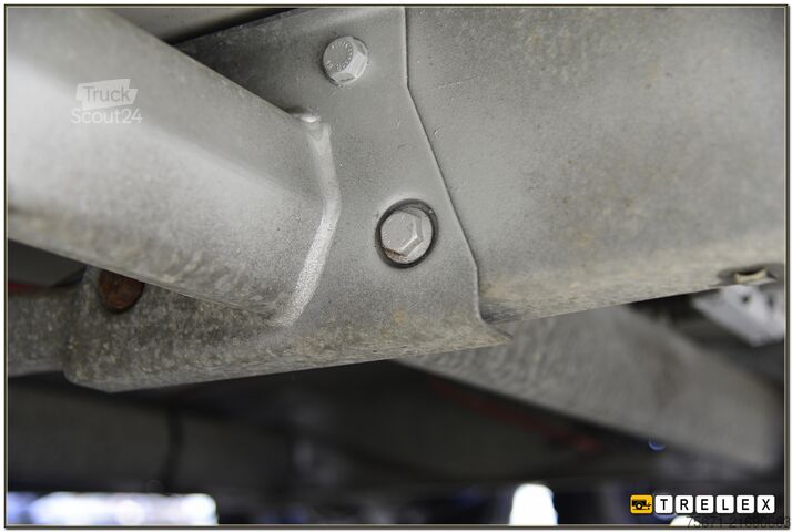 At taşıma römorku Humbaur Xanthos 2400