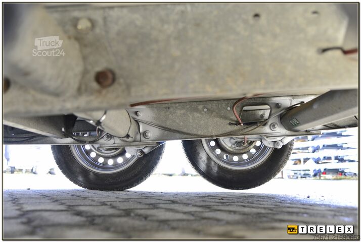 At taşıma römorku Humbaur Xanthos 2400