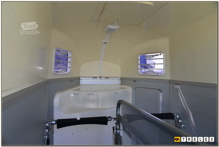 At taşıma römorku Humbaur Xanthos 2400