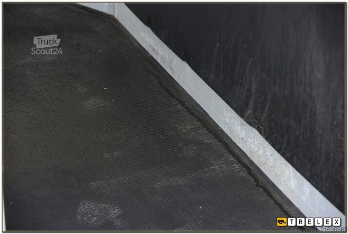 At taşıma römorku Humbaur Xanthos 2400