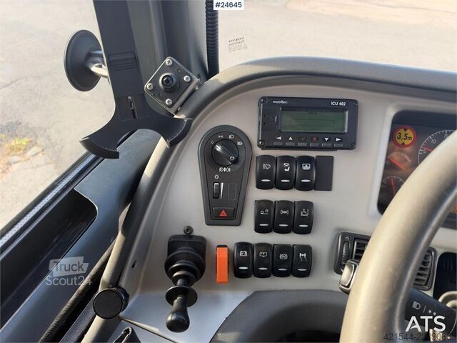 Autokar Volvo 9700S – 59 + 1 miejsc OBEJRZYJ WIDEO Volvo 9700S Coach – 59 + 1 Seats WATCH VIDEO