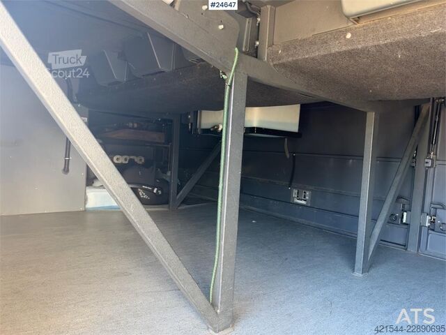 Autokar Volvo 9700H – 53 + 1 + 1 miejsc Volvo 9700H Coach – 53 + 1 + 1