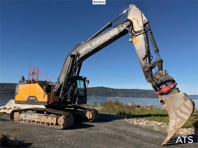 Excavator pe șenile Volvo EC250EL Excavator with GPS, Tiltrotator and 2 Buck