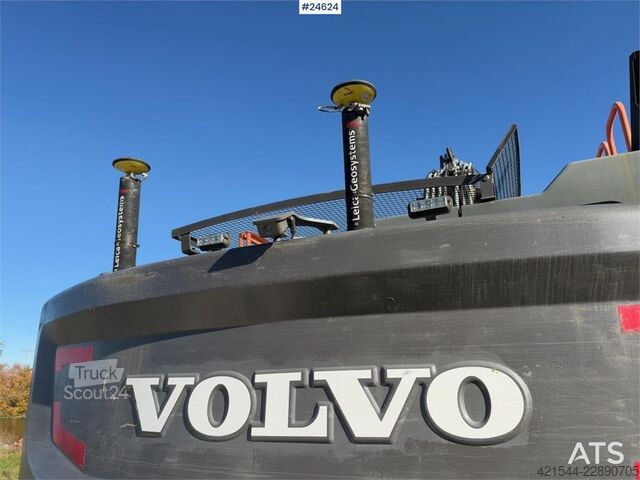 Excavator pe șenile Volvo EC250EL Excavator with GPS, Tiltrotator and 2 Buck
