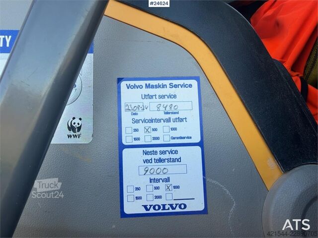 Excavator pe șenile Volvo EC250EL Excavator with GPS, Tiltrotator and 2 Buck