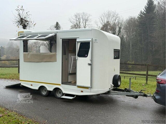 Veewagen  Steinsberger 3-Pferdeanhänger mit Wohnung
