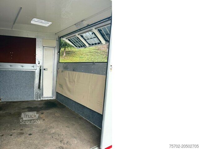 Viehanhänger Steinsberger 3-Pferdeanhänger mit Wohnung