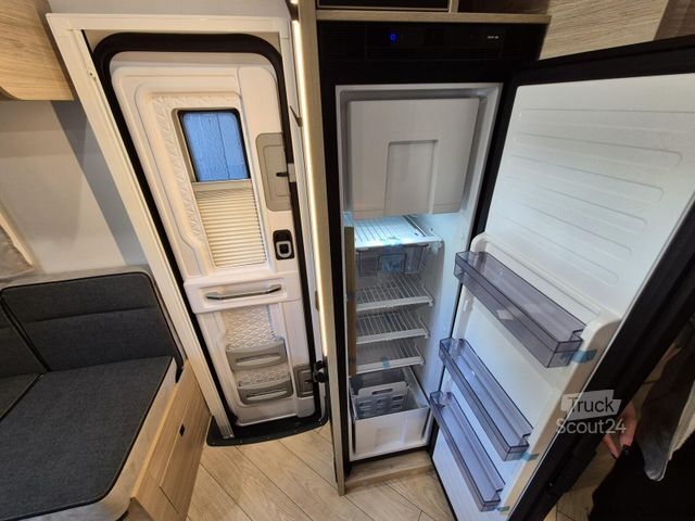 Halvintegreret autocamper CHAUSSON Teilintegriert Titanium Line 797 ohne Hubbett