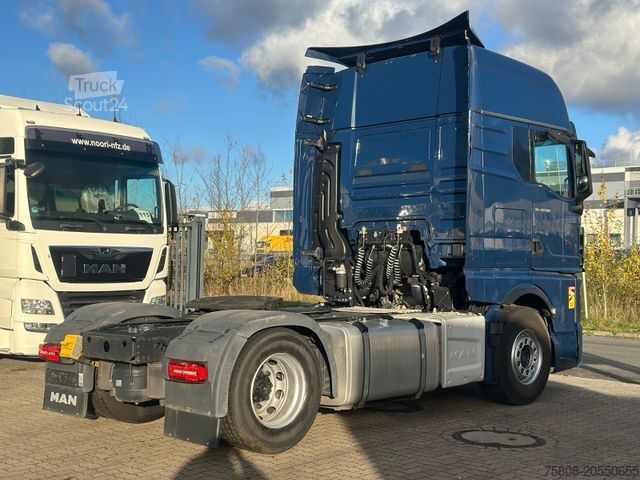 Standaard trekker MAN TGX 18.510 XXL Intarder ACC LGS Standklima Navi