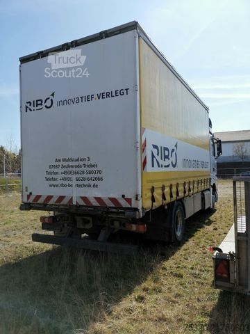 Camion cu platformă și prelată MERCEDES-BENZ 1845 Pritsche Plane