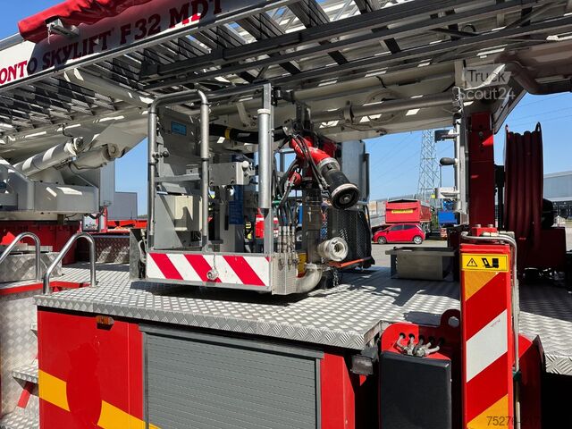 Løfteplatform Mercedes-Benz Econic 1823 Bronto Skylift F32 MDT 2000