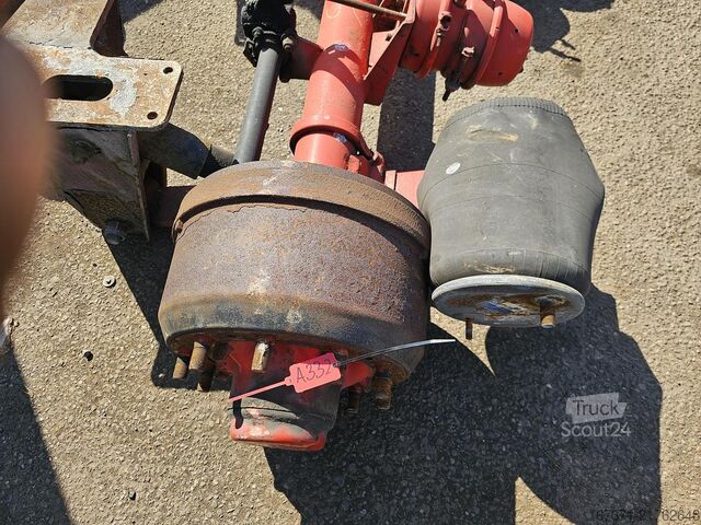 Os SMB TRAILER AXLE SINGLE TIRE DRUM. MISSING ONE HUBE.
