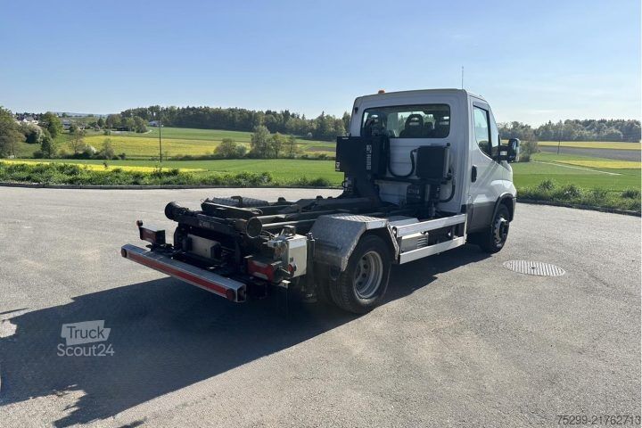 Kroghejselastbil Iveco 70C17 Kommunal + Schneepflug / Swiss-Vehicle