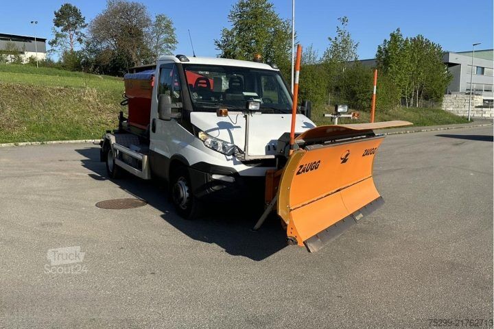 Kroghejselastbil Iveco 70C17 Kommunal + Schneepflug / Swiss-Vehicle