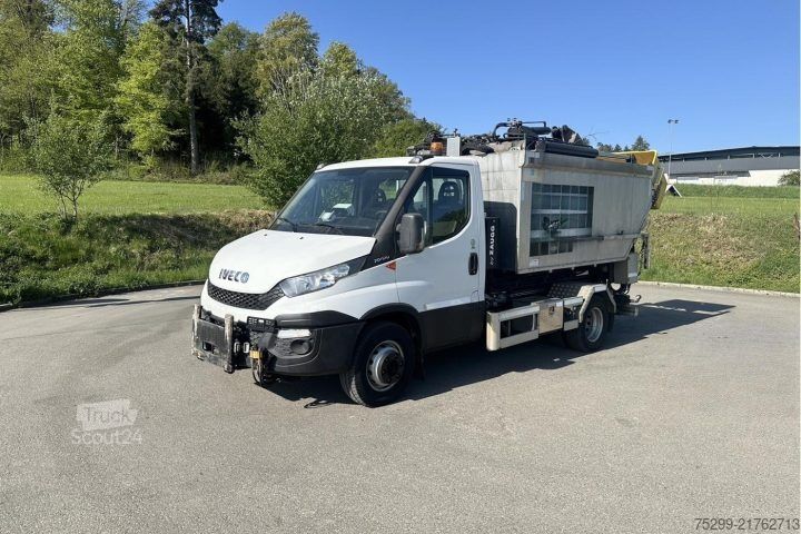 Kroghejselastbil Iveco 70C17 Kommunal + Schneepflug / Swiss-Vehicle