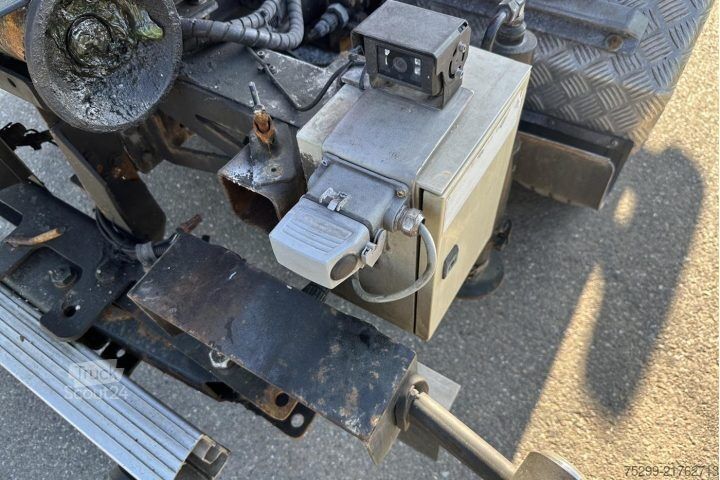 Kroghejselastbil Iveco 70C17 Kommunal + Schneepflug / Swiss-Vehicle