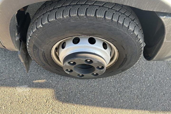 Kroghejselastbil Iveco 70C17 Kommunal + Schneepflug / Swiss-Vehicle