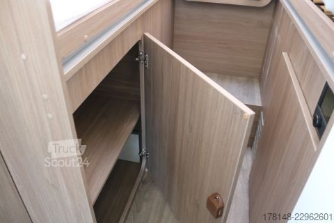Polointegrovaný karavan Carado VAN V337 Pro+