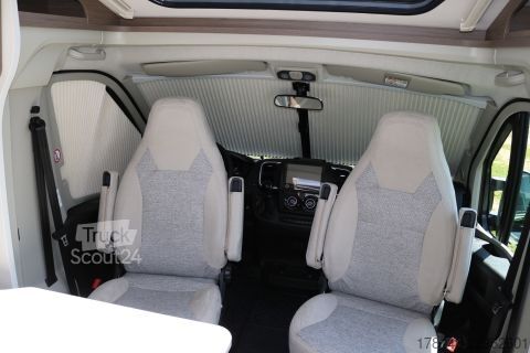 Polointegrovaný karavan Carado VAN V337 Pro+