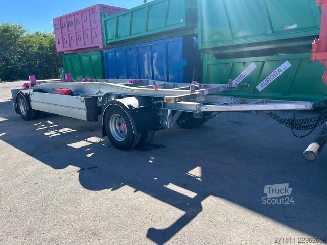 Prikolica sa kiper sistemom (roll-off prikolica)  RIMORCHIO SCARRABILE PNEUMATICO