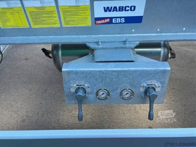 Prikolica sa kiper sistemom (roll-off prikolica)  RIMORCHIO SCARRABILE PNEUMATICO