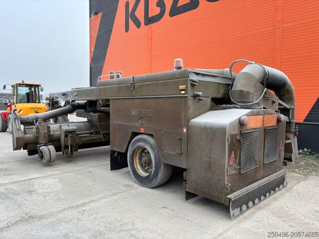 Подметальная машина  SCHÖRLING P17FV BROOM / BLOWER / 3053 HOURS