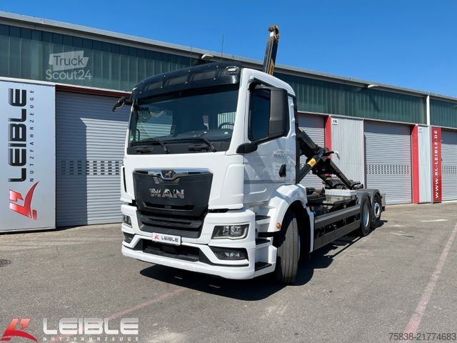 Roll-off tipper truck MAN TGS 26.470 6x2-4BL*Hyva Haken*149 TKM*Kamera*