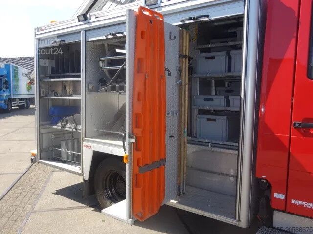 Brandweerwagen MAN LE 220C GODIVA POMP 2000 LITER TANK,MANUAL GEARBOX