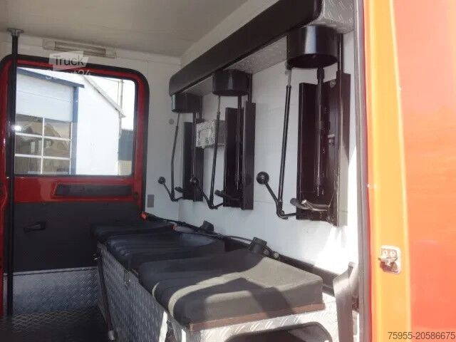 Véhicule de lutte contre les incendies MAN LE 220C GODIVA POMP 2000 LITER TANK,MANUAL GEARBOX