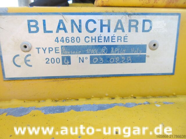 Víz szállító tartálykocsi Blanchard Gießanhänger mit Sprühbalken Bewässerung