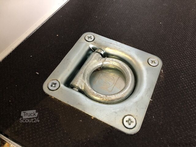 مقطورة صندوقية Blyss F2736HTD Rampe Kofferanhänger