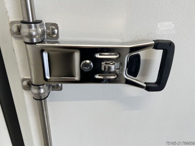 مقطورة صندوقية Blyss F2736HTD Seitentür Kofferanhänger