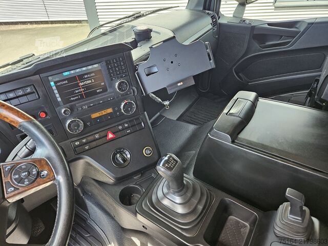 Standardni vlačilec Mercedes-Benz Arocs 2048 AS 4x4