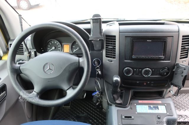 Camion de pompiers MERCEDES-BENZ Sprinter II 519 CDI 4X4/RTW/Klima/Kamera/FN: A61