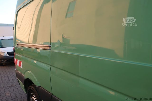 Højt tag varevogn VOLKSWAGEN Crafter Kasten 35 mittel L2H2/Klima/AHK/FN: 237