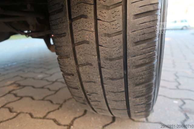 Βαν με ψηλή οροφή VOLKSWAGEN Crafter Kasten 35 mittel L2H2/Klima/AHK/FN: 237