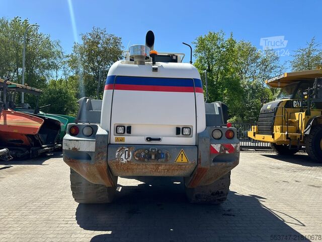 навантажувач Liebherr L 566