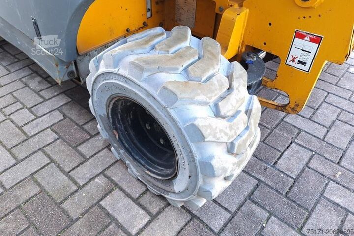 Ascensore a forbice Haulotte Compact 12RTE Electric, 12m Working Height, 450kg