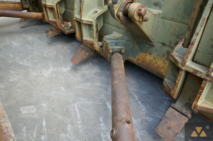 Trator de esteira Caterpillar D7F Ex-army