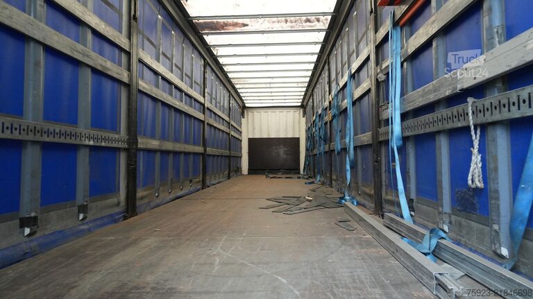 Presenninger, der kan skubbes Krone 3 axle curtainside trailer