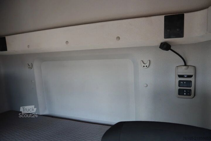 Maleta DAF CF 410 Bak+Klep Dhollandia 2.000 kg Slaapcabine