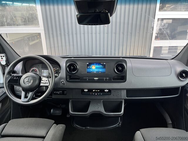 Nosturilla varustettu lavakuorma-auto Mercedes-Benz Sprinter 514 CDI 366 Hiab Laadkraan 018T Trekha...