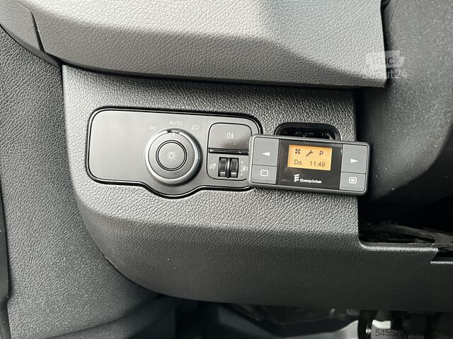 Nosturilla varustettu lavakuorma-auto Mercedes-Benz Sprinter 514 CDI 366 Hiab Laadkraan 018T Trekha...