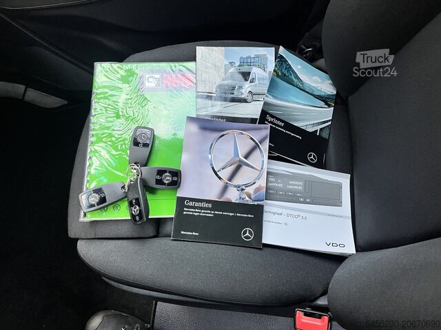 Nosturilla varustettu lavakuorma-auto Mercedes-Benz Sprinter 514 CDI 366 Hiab Laadkraan 018T Trekha...