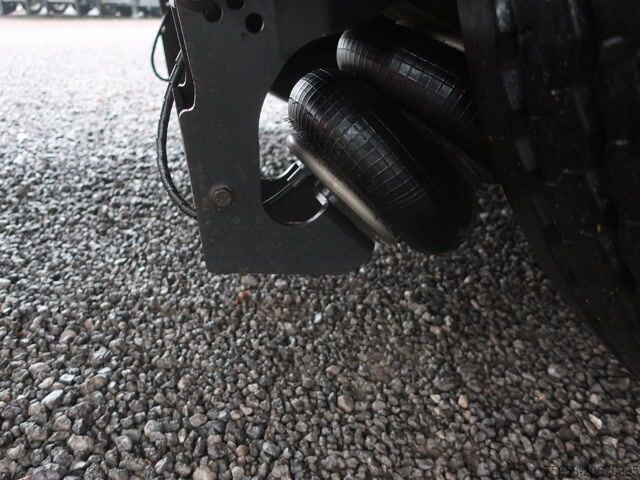 Åpen semitrailer med presenning Berger SAPL 24 Coil Liftachse ultra light 5.560g