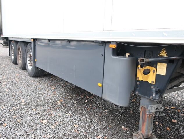 Kylsläpvagn Schmitz SKO 24 Liftachse P-Kasten Carrier Vector 1950